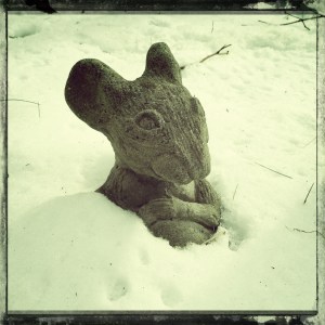 Cement rat / sees business as / usual. Haikumages