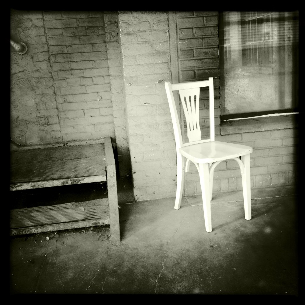 The epidemic / the needle ends another/ ravaged life too soon. // haikumages