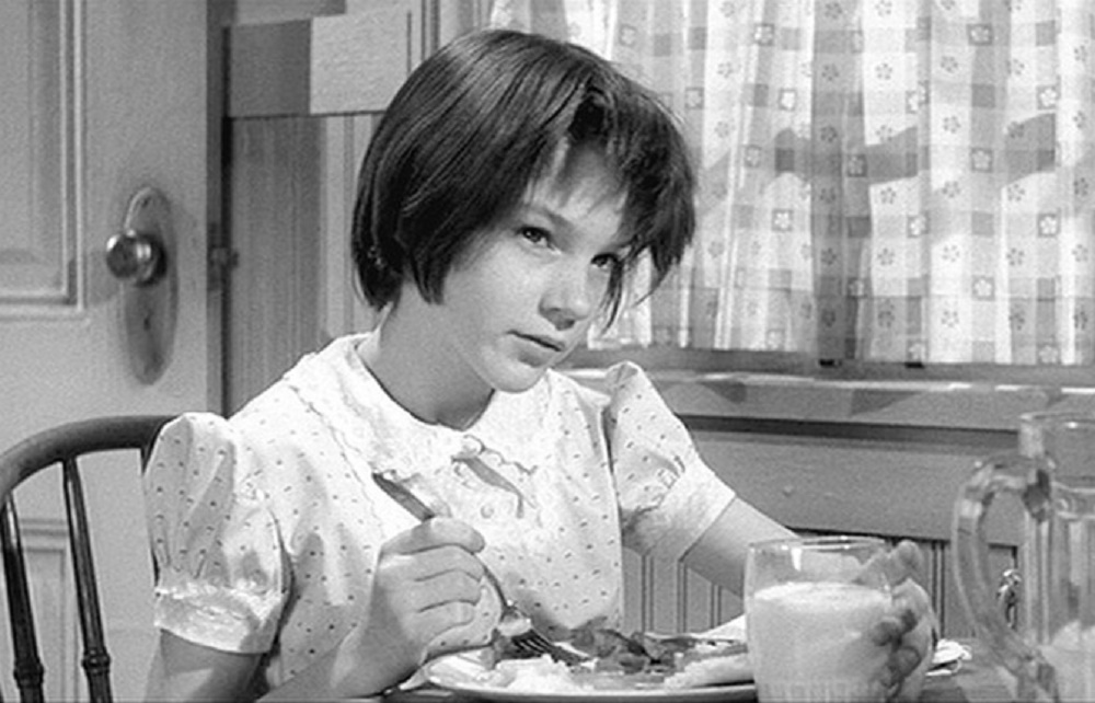 Mockingbird's author / the little Finch, died today / Watchman first and last. // micropoetry - haiku - haikumages